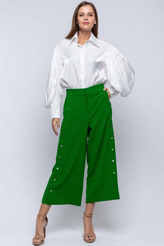 Classic Button detailed Capri Pants