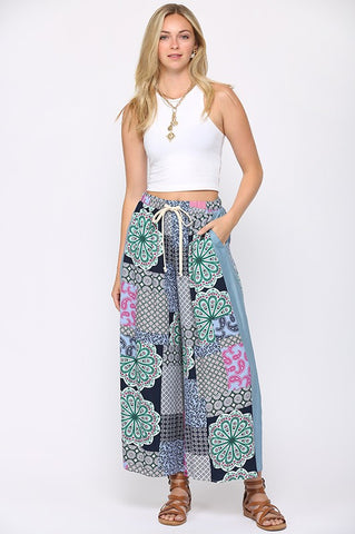 Patterned Art  Print and Solid Mixed Side Pocket Pants.