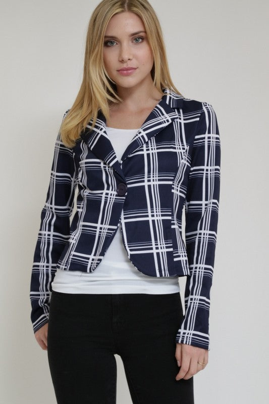 CHECKERED JACKET FOR FALL OUTINGS
